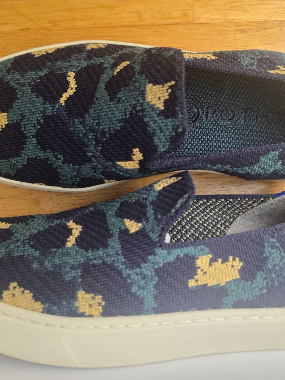 Rothy's The Original Slip On Sneaker Womens Sz 6.5 Shoes Blue Leopard - Picture 6 of 6